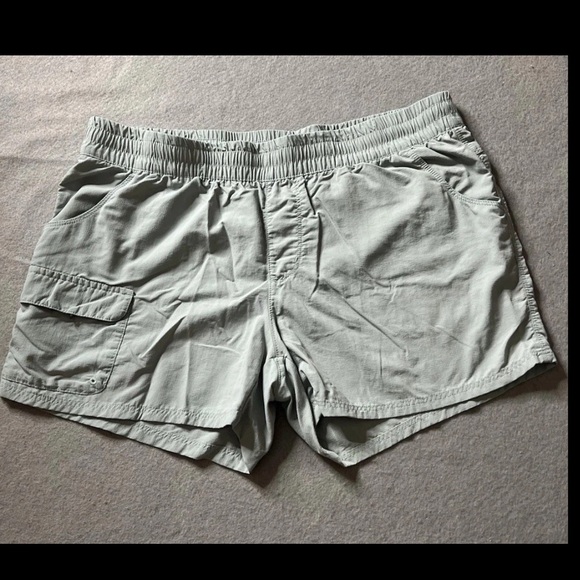 Columbia Pants - Columbia Shorts Women’s Large Light Green Moisture Wicking Pockets Hike Athletic